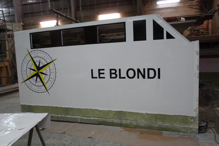 Ajout d’un pont couvert – refit Plasti Pêche